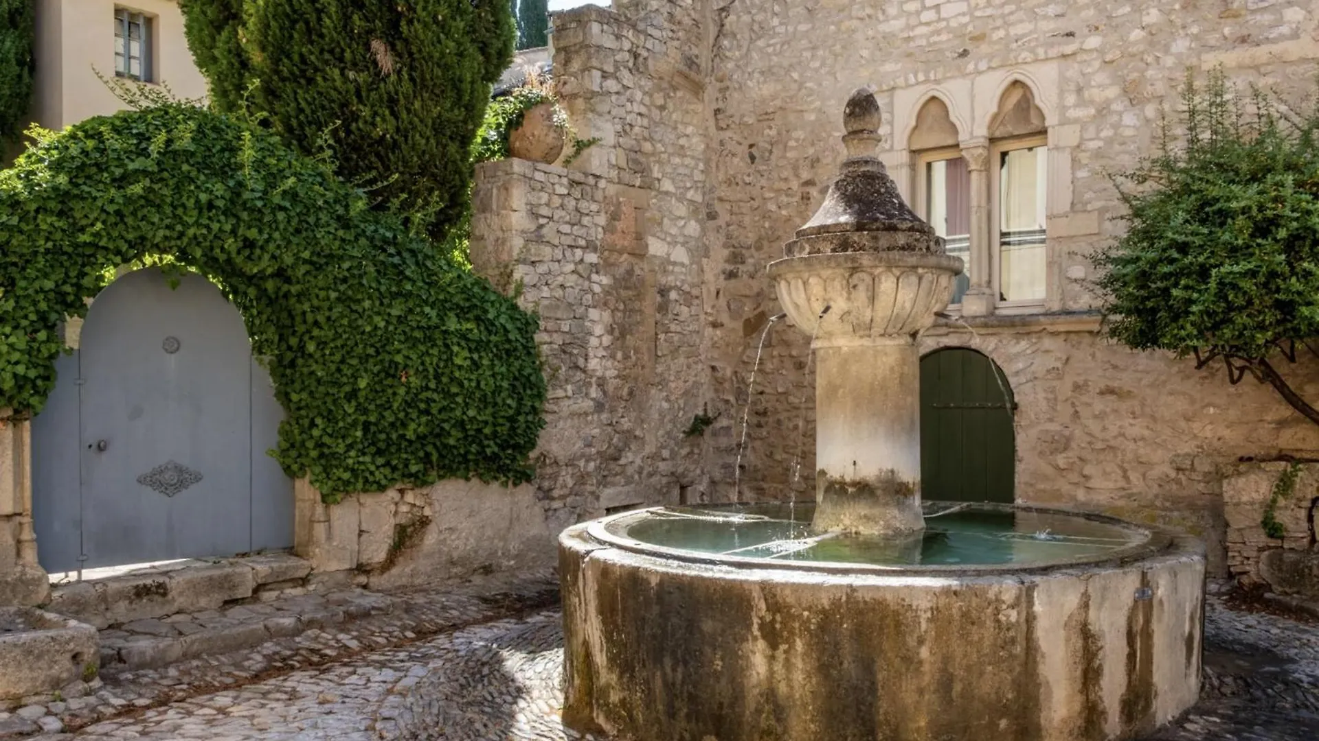 Le Murier Vaison-la-Romaine 0*,